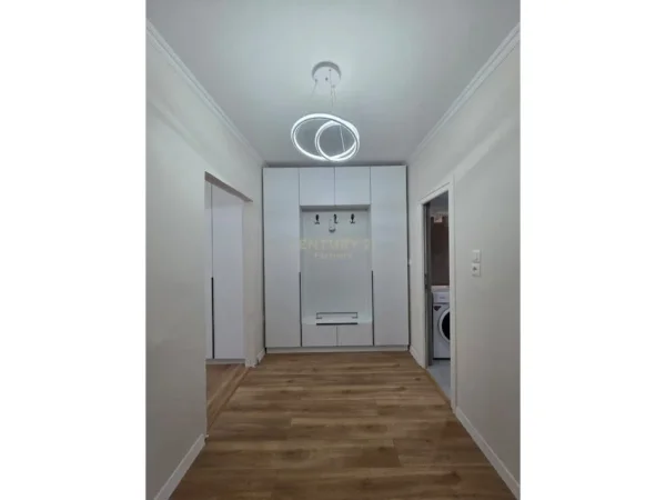 Tirane, shitet apartament 1+1 Kati 3, 54 m² 122.000 € 