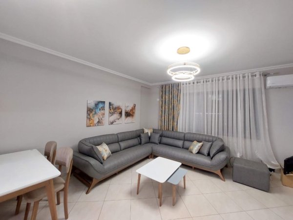 Tirane, jepet me qera apartament 1+1 Kati 6, 450 € 