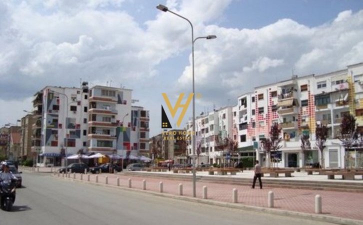 Tirane, shitet truall , 1.485 m² 1.485.000 € (XHAMLLIK)