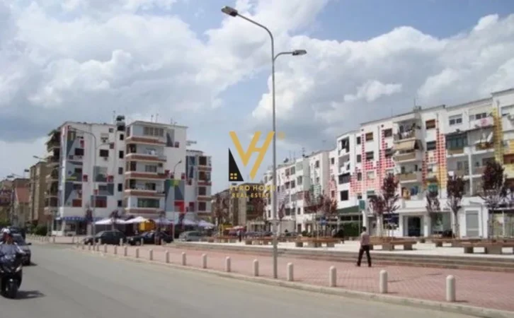 Tirane, shitet truall , 1.485 m² 1.485.000 € (XHAMLLIK)