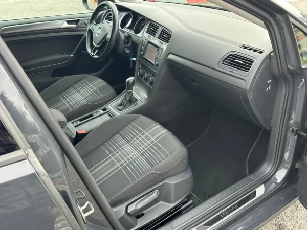 Tirane, shes makine VOLKSWAGEN GOLF 7 1.6 Nafte, e zeze automatik Klima 191.000 km