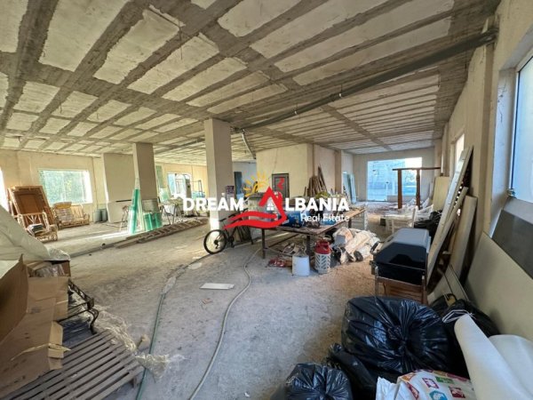 Tirane, shitet magazine Kati 0, 300 m² 230.000 € (tufine)