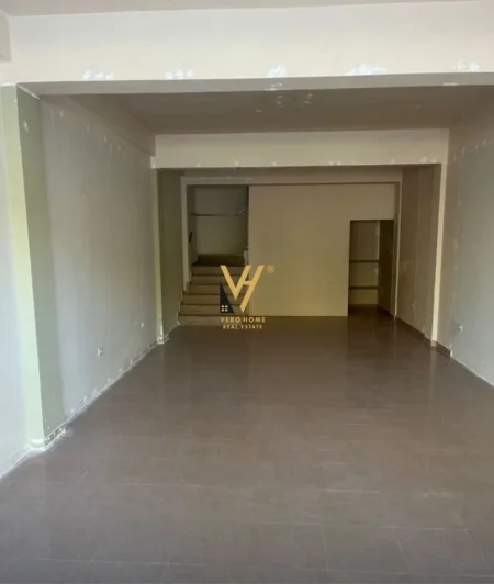 Tirane, jepet me qera ambjent biznesi Kati 0, 240 m² 1.700 € (LAPRAKE)