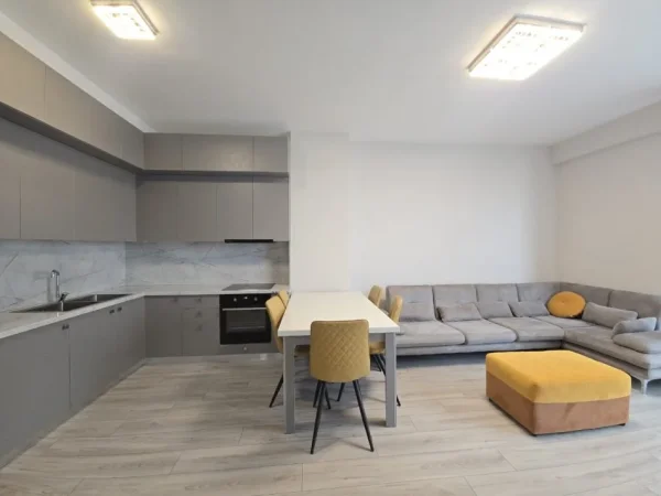 Tirane, jepet me qera apartament 1+1+Ballkon Kati 5, 65 m² 750 € (Pranë Kika 2 / ngjitur me KESH)