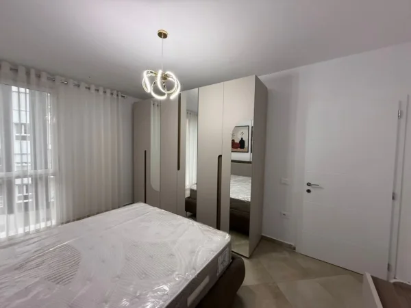 Tirane, jepet me qera apartament 2+1 Kati 4, 85 m² 850 € (Rruga e Barrikadave.)