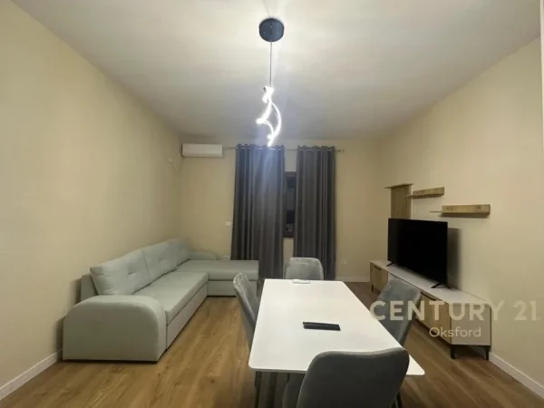 Tirane, jepet me qera apartament 2+1 Kati 2, 81 m² 550 € 