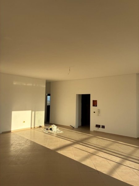 Fier, shitet apartament+verande | Penthouse 4+1+Aneks+Ballkon Kati 7, 352 m² 290.000 € (Sharra, Fier)