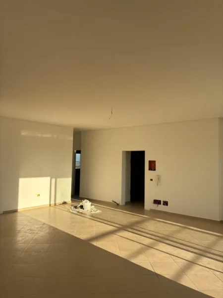 Fier, shitet apartament+verande | Penthouse 4+1+Aneks+Ballkon Kati 7, 352 m² 290.000 € (Sharra, Fier)