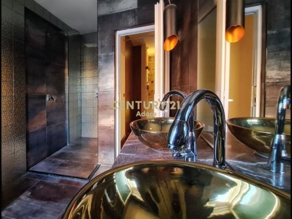 Tirane, shitet apartament duplex 2+1 Kati 3, 110 m² 185.000 € (Kopshti Botanik/Zoologjik)