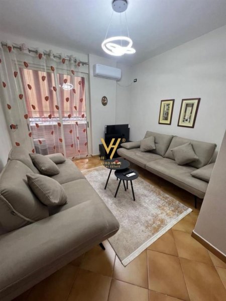Tirane, jepet me qera apartament 1+1+Ballkon Kati 6, 65 m² 650 € (BLLOKU)