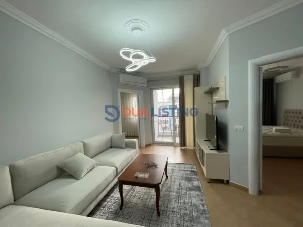 Tirane, jap me qera apartament 2+1 Kati 7, 78 m² 750 € (Rruga e Kavajes prane Kishes Katolike)