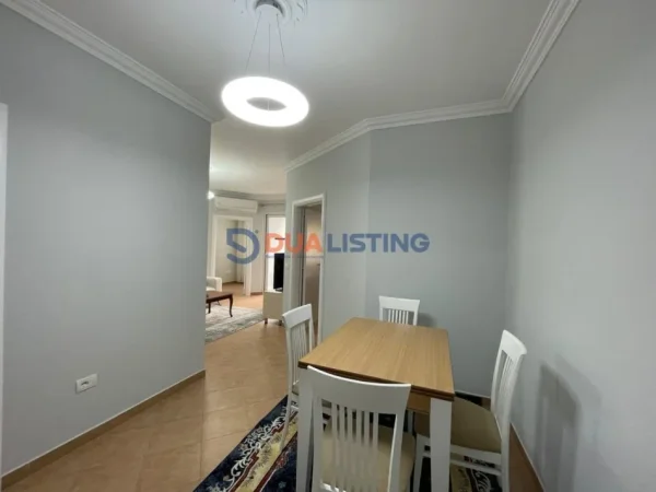 Tirane, jap me qera apartament 2+1 Kati 7, 78 m² 750 € (Rruga e Kavajes prane Kishes Katolike)