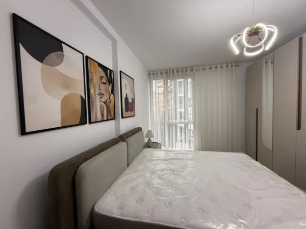 Tirane, jepet me qera apartament 2+1 Kati 4, 85 m² 850 € (Rruga e Barrikadave)