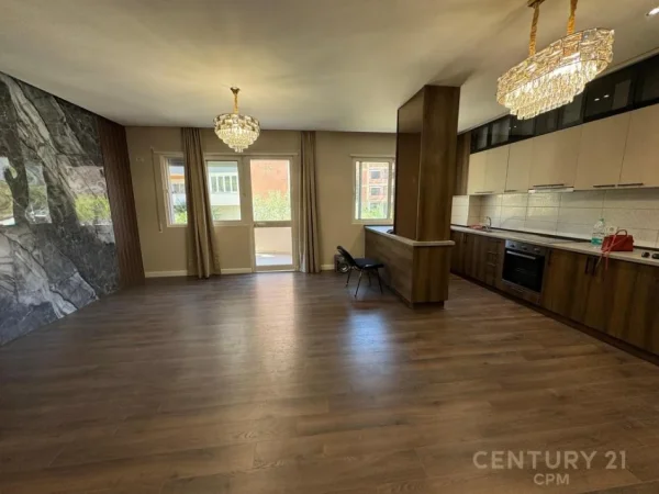 Tirane, shitet apartament duplex 2+1 Kati 3, 121 m² 210.000 € (Kopshti Botanik)