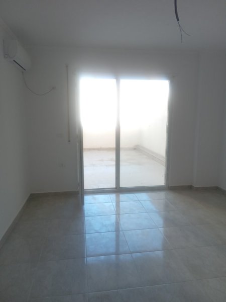 Tirane, shitet apartament 1+1 Kati 2, 80.000 € 