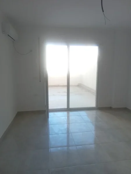 Tirane, shitet apartament 1+1 Kati 2, 80.000 € 