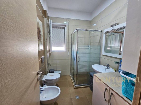 Tirane, shitet apartament 2+1 Kati 3, 103 m² 185.000 € (Kopshti Botanik)