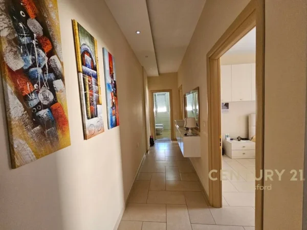 Tirane, shitet apartament 2+1 Kati 3, 103 m² 185.000 € (Kopshti Botanik)