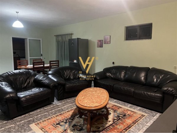 Tirane, jepet me qera apartament 2+1+Ballkon Kati 2, 90 m² 500 € (RRUGA BARRIKADAVE)