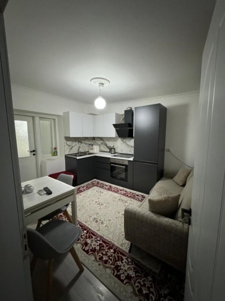 Tirane, jepet me qera apartament 1+1 Kati 1, 65 m² 430 € 