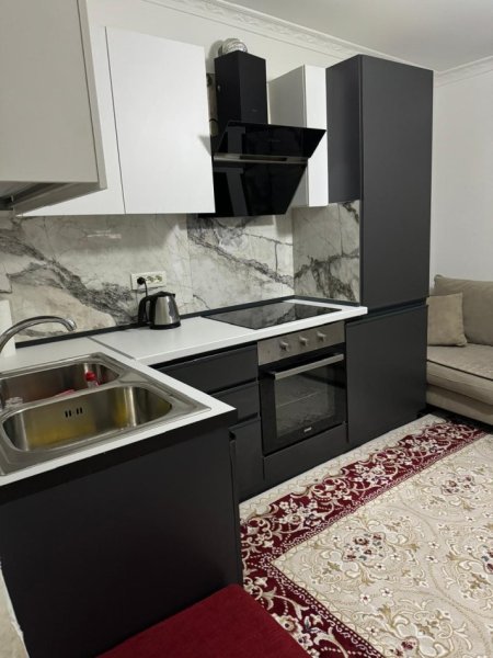 Tirane, jepet me qera apartament 1+1 Kati 1, 65 m² 430 € 
