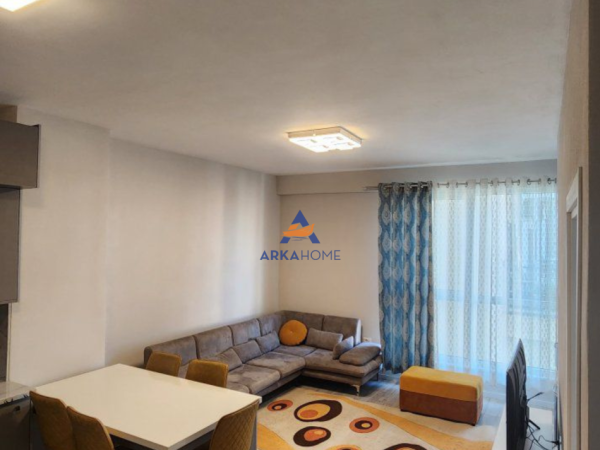Tirane, jepet me qera apartament 1+1 Kati 5, 70 m² 760 € 