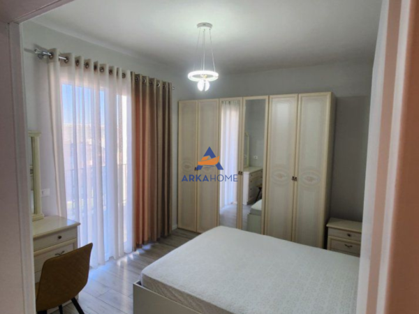 Tirane, jepet me qera apartament 1+1 Kati 5, 70 m² 760 € 