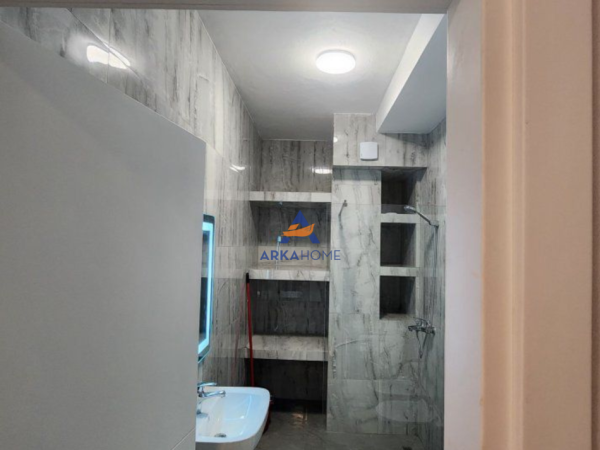 Tirane, jepet me qera apartament 1+1 Kati 5, 70 m² 760 € 