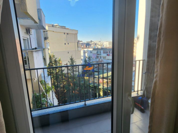 Tirane, jepet me qera apartament 1+1 Kati 5, 70 m² 760 € 