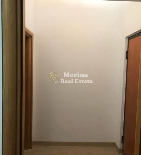 Tirane, jepet me qera ambjent biznesi Kati 1, 34 m² 380 € (Zogu i Zi)