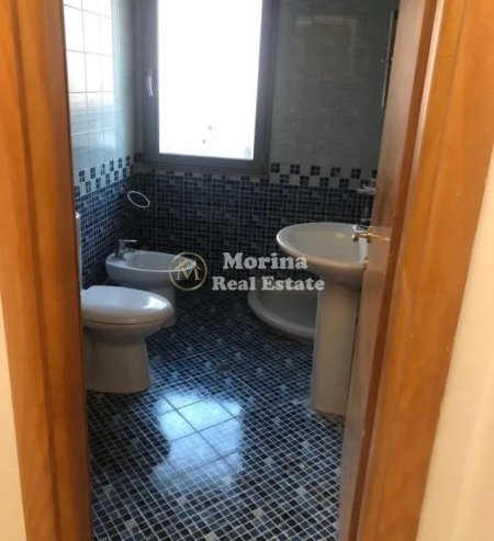 Tirane, jepet me qera ambjent biznesi Kati 1, 34 m² 380 € (Zogu i Zi)