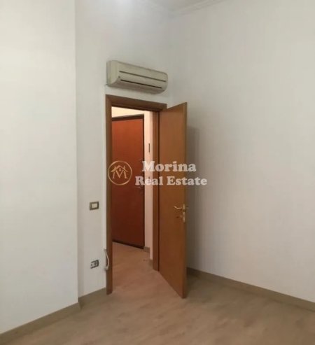 Tirane, jepet me qera ambjent biznesi Kati 1, 34 m² 380 € (Zogu i Zi)
