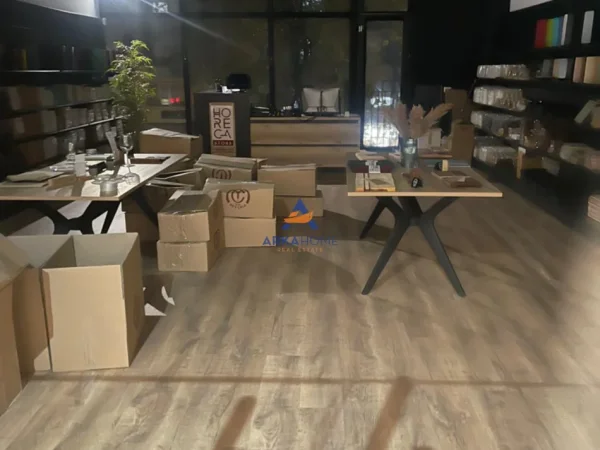 Tirane, jepet me qera ambjent biznesi Kati 2, 115 m² 1.500 € 