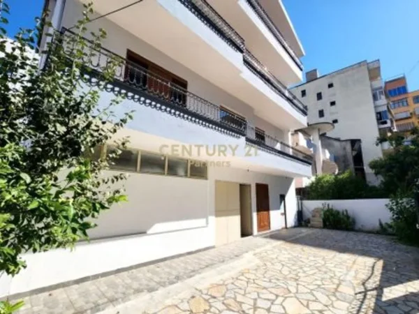jepet me qera Vile 3 Katshe Kati 4, 604 m² 4.000 €