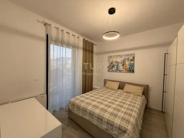 Tirane, jepet me qera apartament 2+1 Kati 4, 115 m² 1.500 € 