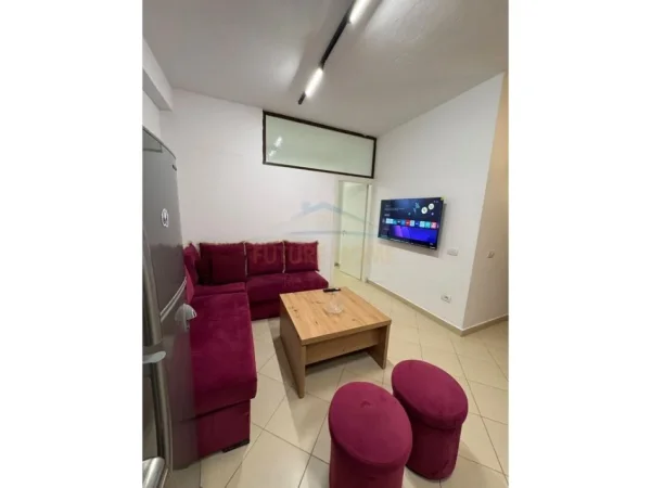 Tirane, jepet me qera garsonier 1+1 Kati 5, 42 m² 370 € (Unaza e re)