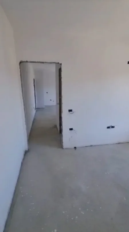 Tirane, shitet apartament 1+1 Kati 2, 69.000 € 