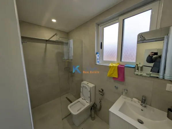 Tirane, jap me qera apartament 2+1+Ballkon Kati 2, 70 m² 650 € (Selvia)