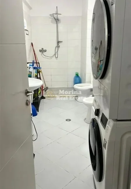 Tirane, shitet apartament 1+1 Kati 1, 82 m² 103.000 € (Fresku)