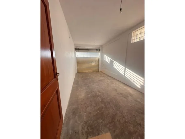 Vlore, jepet me qera Vile 3 Katshe , 315 m² 980 € (Afer Qenders Vlore)