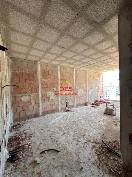 Vlore, shitet apartament 1+1+Ballkon Kati 7, 92 m² (Lungomare)