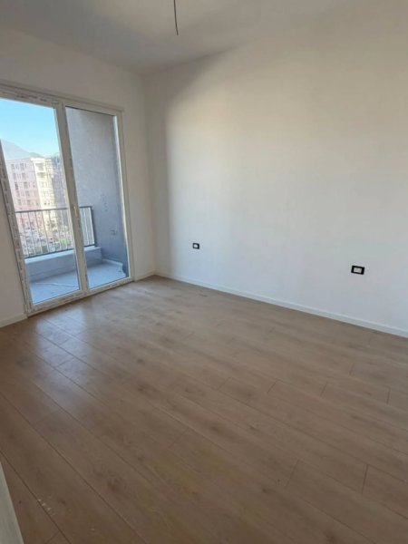 Tirane, shitet apartament 1+1+Ballkon Kati 5, 63 m² 78.750 € (paskuqan)