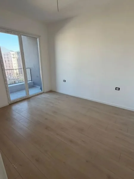 Tirane, shitet apartament 1+1+Ballkon Kati 5, 63 m² 78.750 € (paskuqan)