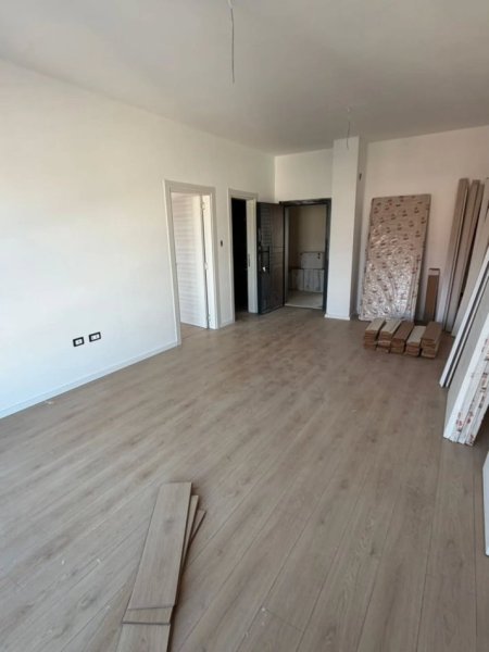 Tirane, shitet apartament 1+1+Ballkon Kati 5, 63 m² 78.750 € (paskuqan)