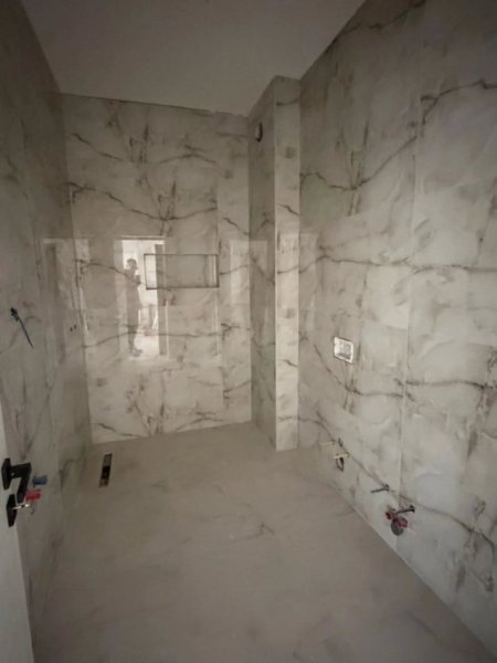 Tirane, shitet apartament 1+1+Ballkon Kati 5, 63 m² 78.750 € (paskuqan)