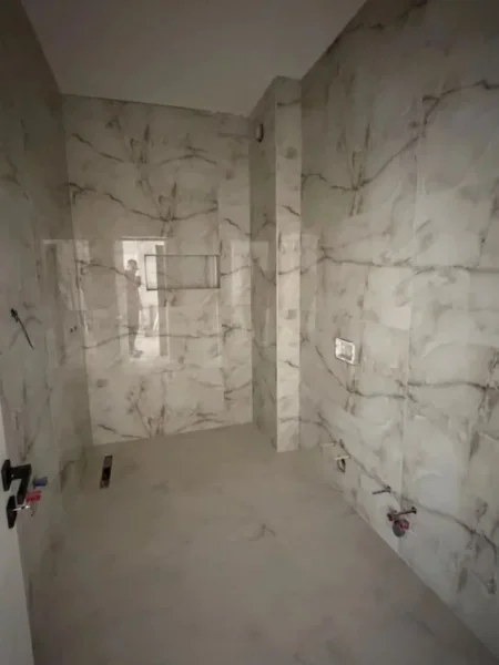 Tirane, shitet apartament 1+1+Ballkon Kati 5, 63 m² 78.750 € (paskuqan)