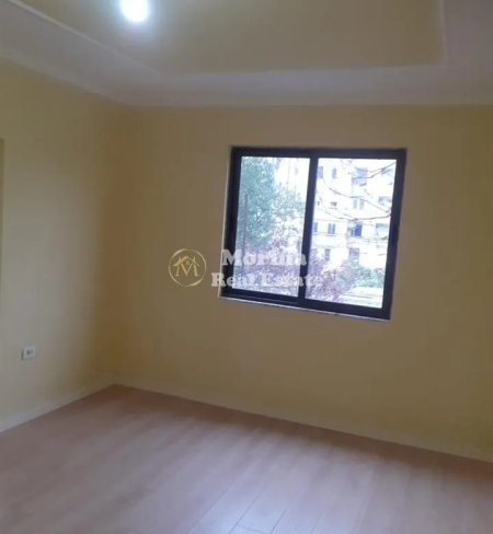 Tirane, shitet apartament 1+1 Kati 2, 53 m² 100.000 € (Shkolla e Bashkuar)