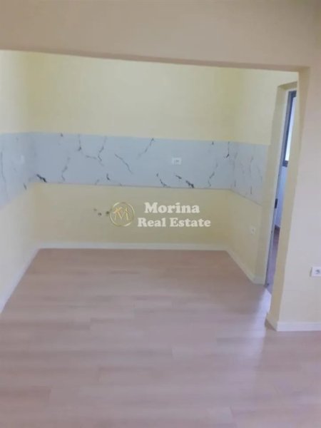 Tirane, shitet apartament 1+1 Kati 2, 53 m² 100.000 € (Shkolla e Bashkuar)