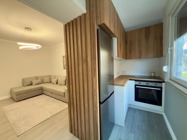 Tirane, jepet me qera apartament 1+1+Ballkon , 60 m² 570 € (Shkolla e Kuqe )