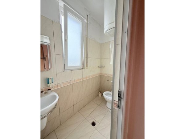 Durres, shitet ambjent biznesi Kati 6, 1.400 m² 1.400.000 € 
